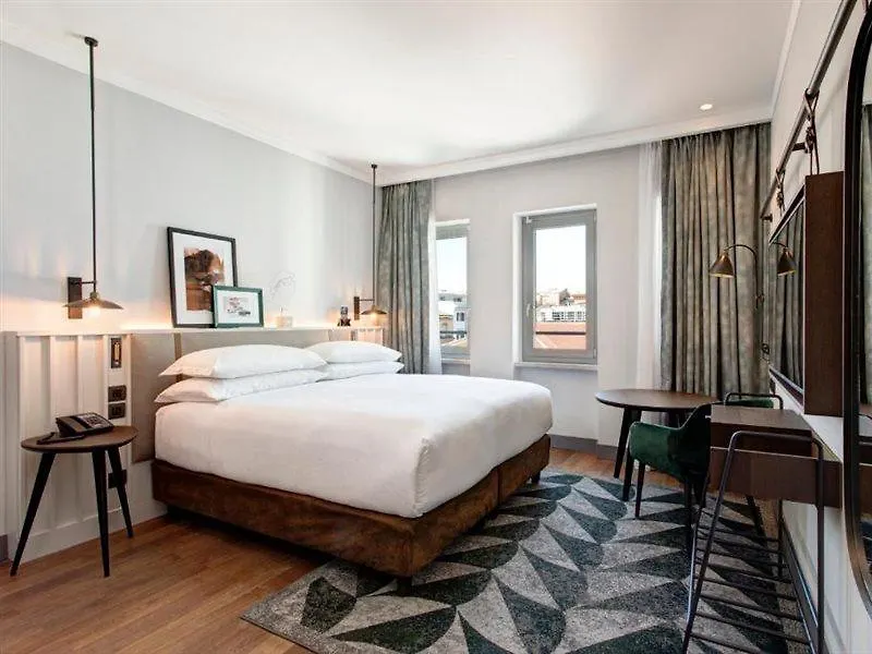 Hotel Doubletree By Hilton Rome Monti