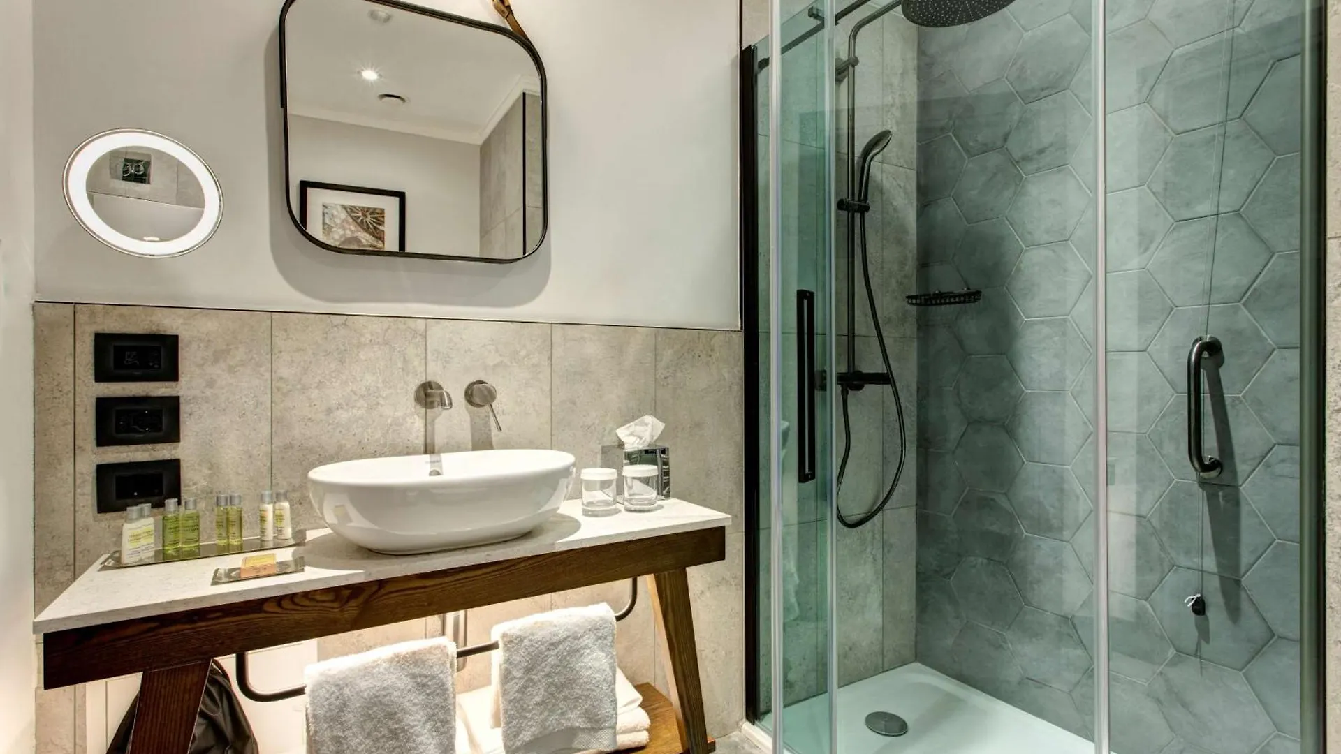 Doubletree By Hilton Rome Monti Hotel